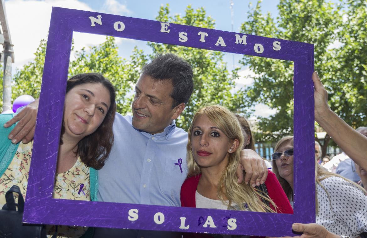 Sergio Massa y Malena Galmarini en acto contra la violencia machista en Moreno