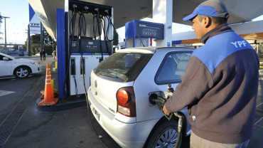 YPF aumentó 1,6% los precios de sus combustibles