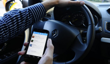 Peligro al volante: crecieron 56% las multas por usar el celular al manejar