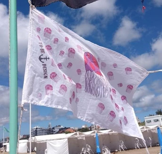 Tapiocas - bandera de atención en la costa