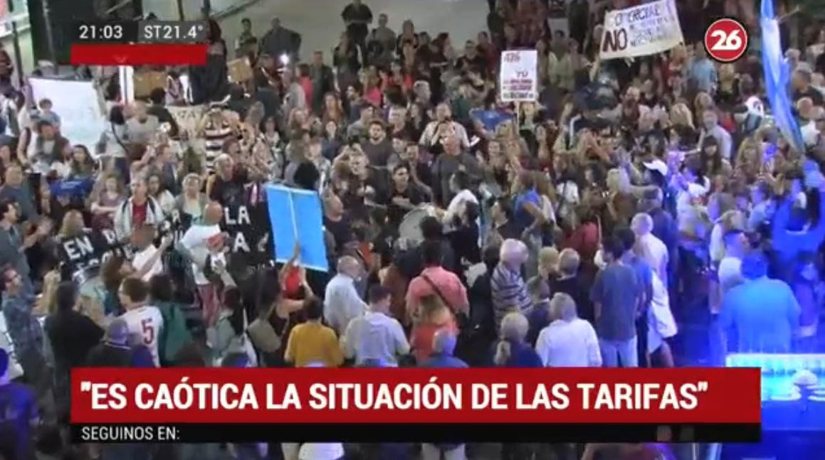 Protesta contra tarifazos en Caballito, Canal 26