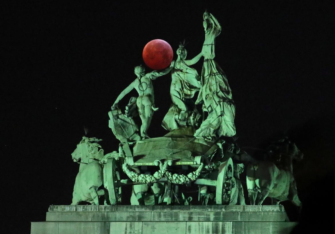 Súper Luna de Sangre en el Mundo - Bélgica (Reuters)