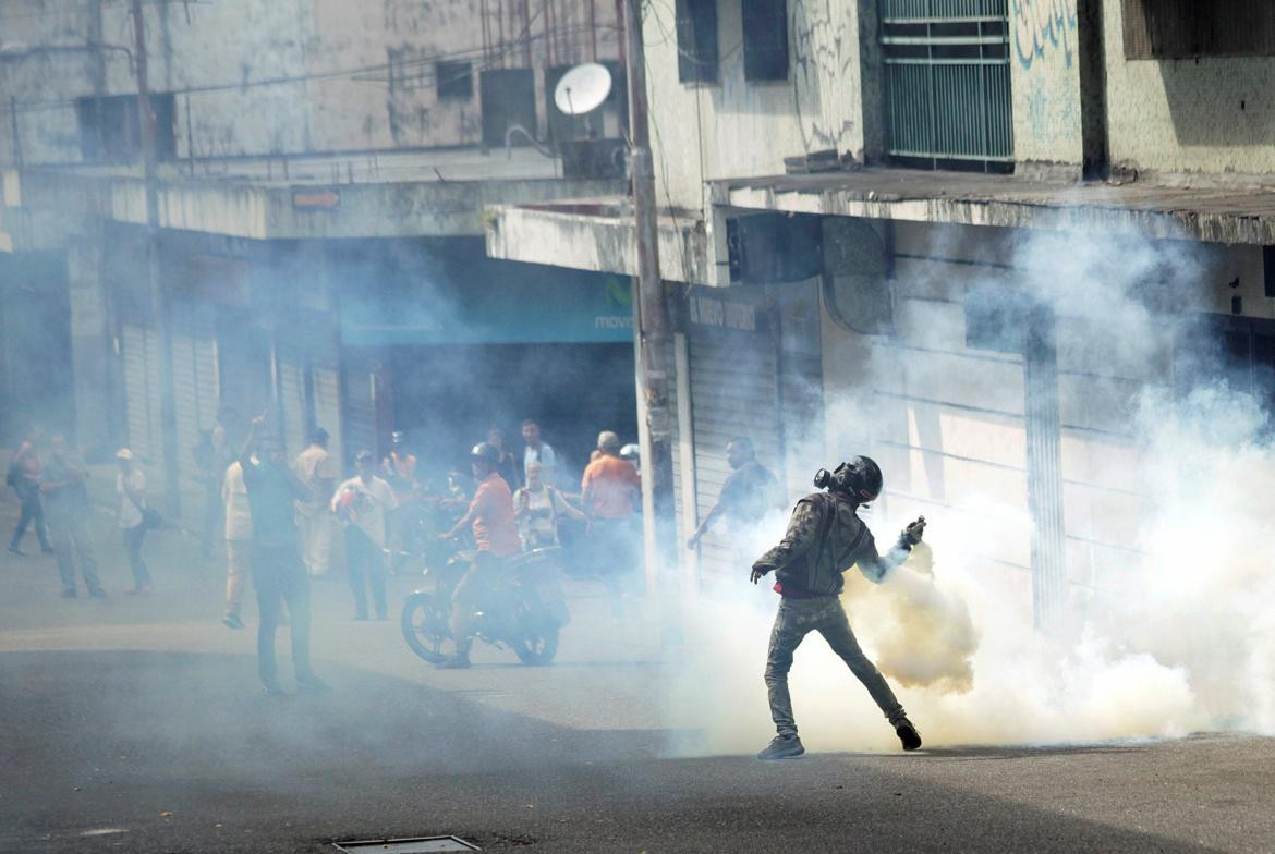 Crisis en Venezuela, incidentes y represión en protesta contra Maduro