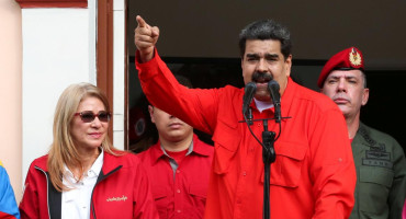 Maduro ordenó cierre del espacio aéreo con Brasil, frena ingreso de la ayuda humanitaria a Venezuela