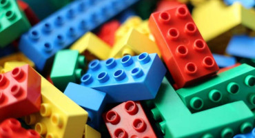 Efemérides 28 de enero: nacía José Martí y se creaba el juego de bloques Lego