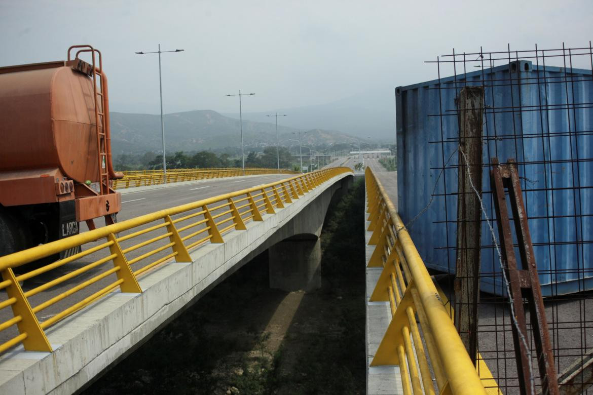 Bloqueo puente - Crisis en Venezuela Reuters