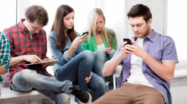 Cifras que preocupan: 5 de que cada 10 adolescentes usan el celular 12 horas por día
