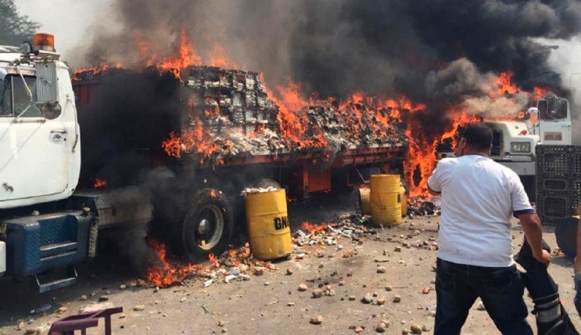 Ayuda humanitaria incendiada en Venezuela, represión de Nicolás Maduro, internacionales