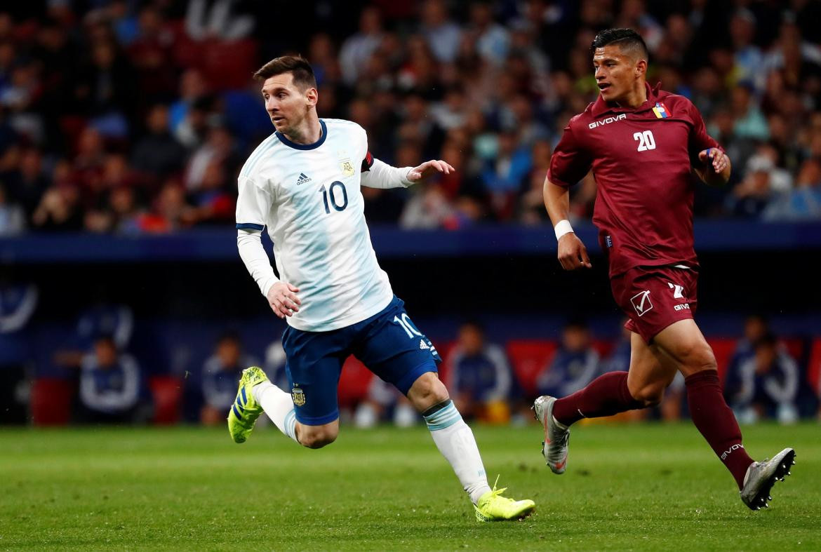 Messi Argentina vs Venezuela - Reuters