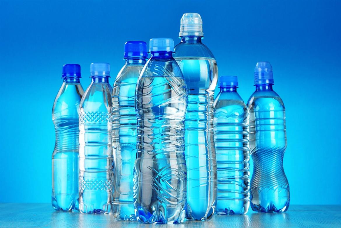 Plásticos, botellas de bebidas	