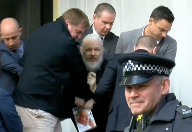 Julian Assange - detención en Londres
