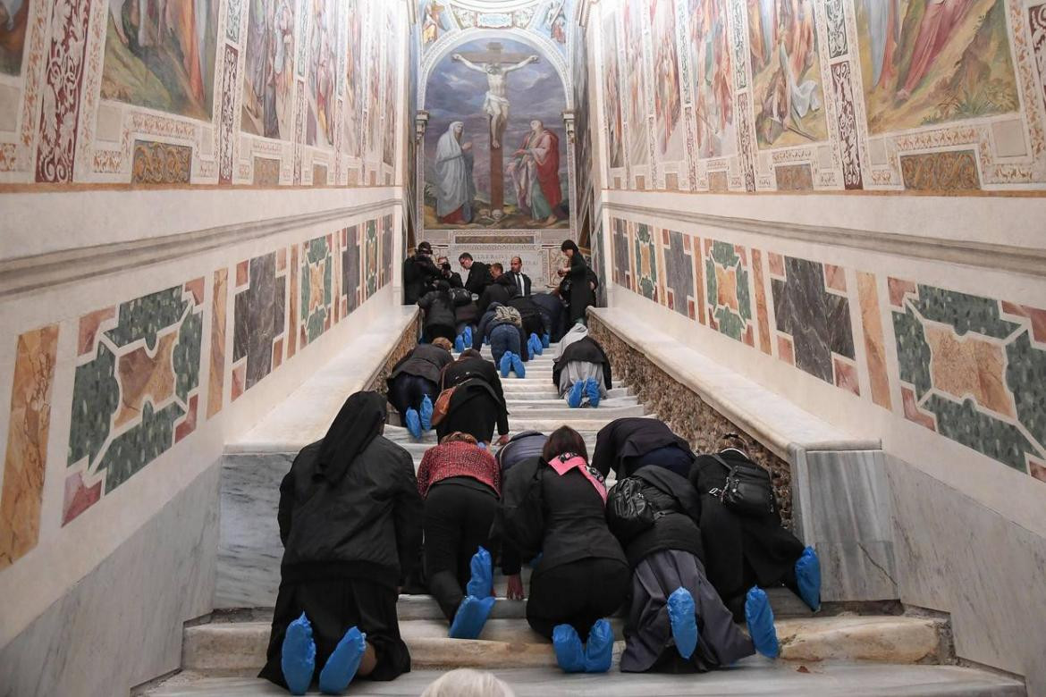 Por primera vez el Vaticano mostró la escalera de mármol que subió Jesús para su juicio