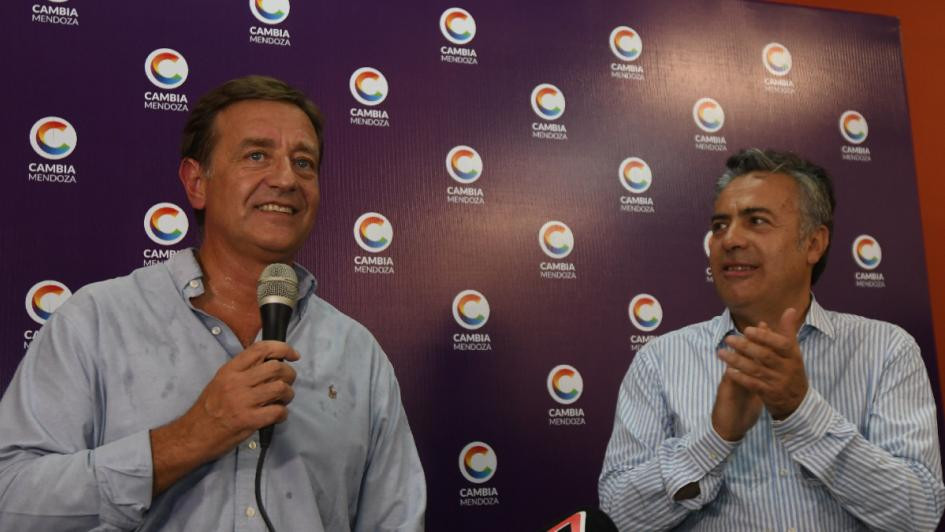 Rodolfo Suárez, precandidato a gobernador por Cambiemos, junto al gobernador Alfredo Cornejo
