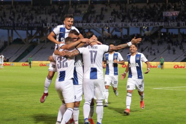 Talleres lo dio vuelta y eliminó por penales a San Martín (SJ) en Copa Superliga