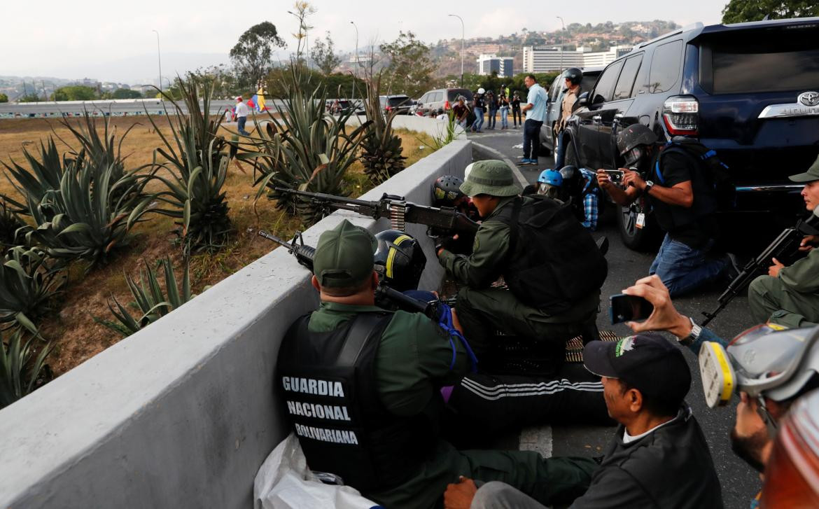 Tensión en Venezuela: militares anti Maduro liberaron a Leopoldo López, violencia, incidentes, Reuters