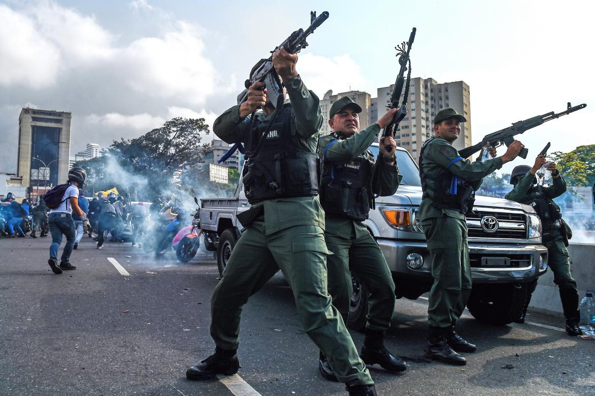 Tensión en Venezuela: militares anti Maduro liberaron a Leopoldo López, violencia, incidentes, NA	