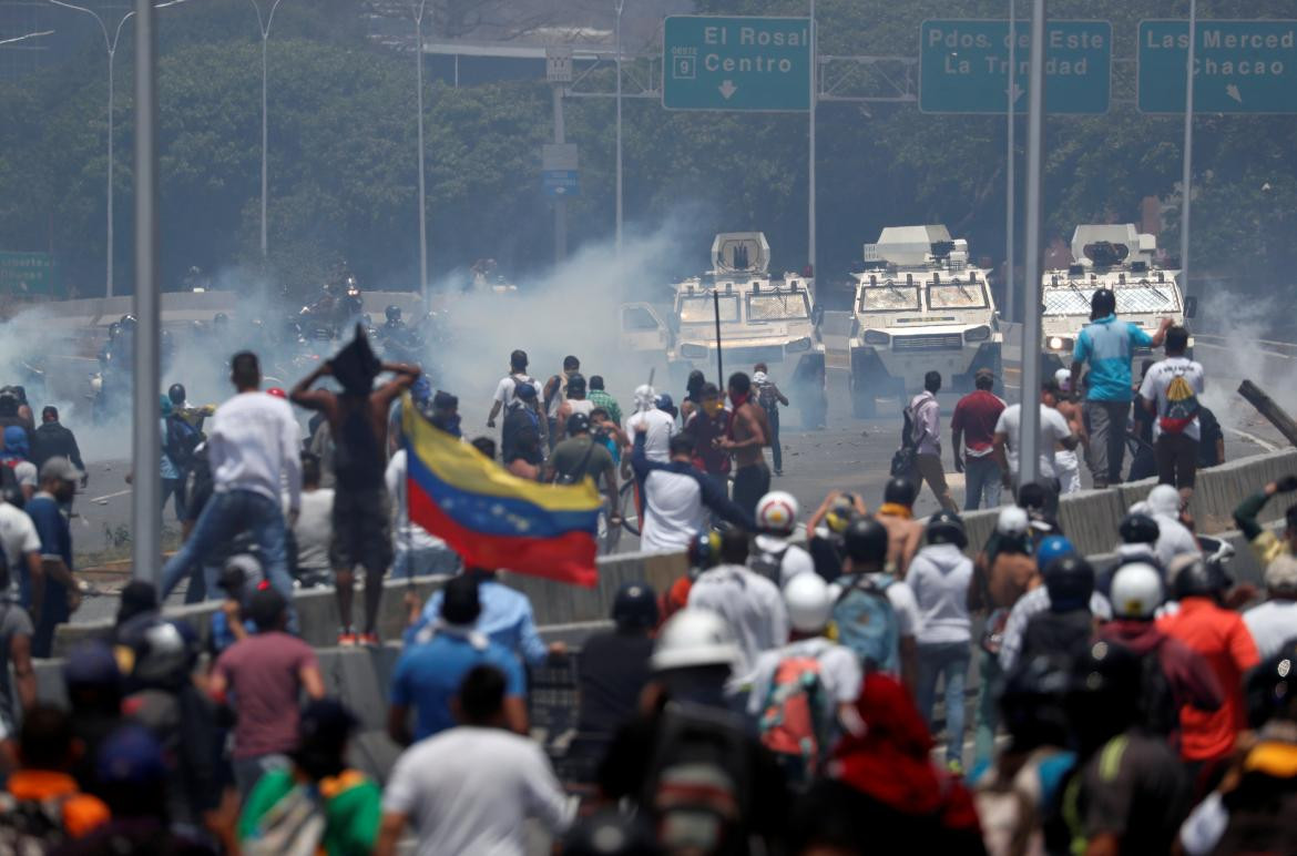 Tensión en Venezuela: militares anti Maduro liberaron a Leopoldo López, violencia, incidentes, Reuters