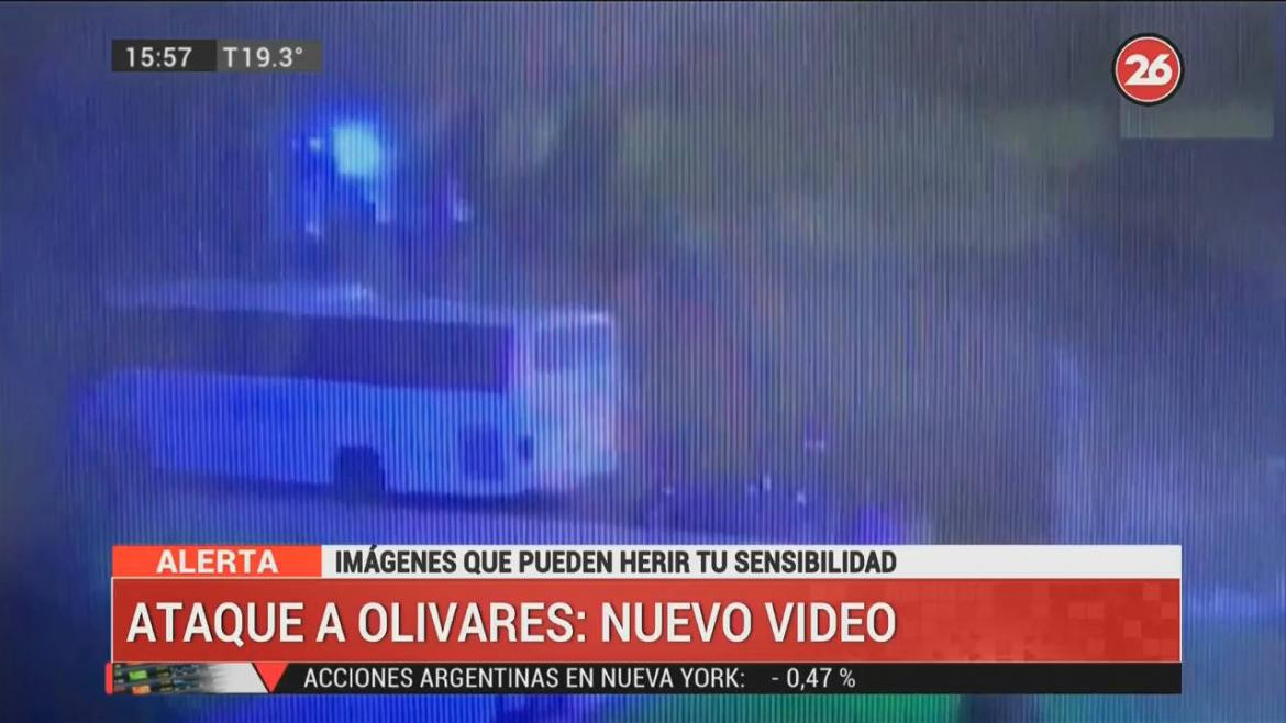 Nuevo video del ataque a Héctor Olivares en inmediaciones del Congreso, Canal 26, captura