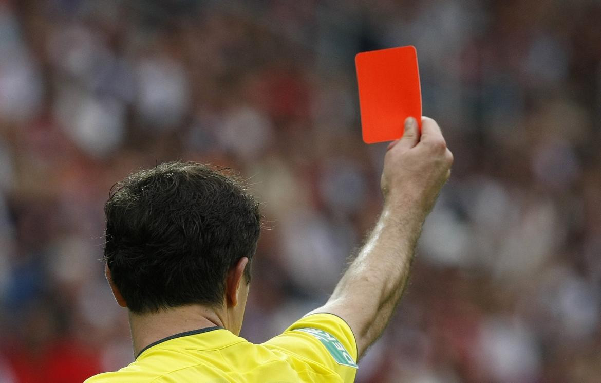 Deportes, árbitro, tarjeta roja