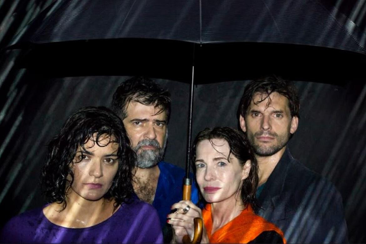 Cuando llueve, teatro, Gloria Carrá, foto 1170x780