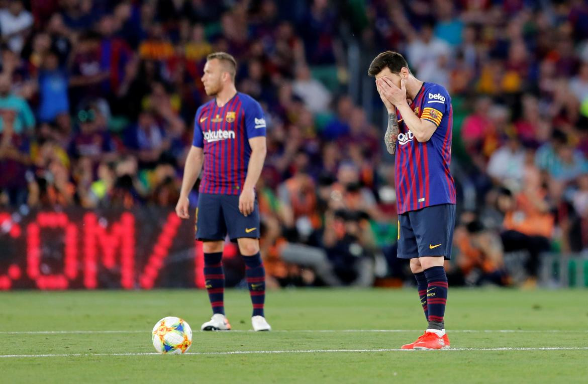 Copa del Rey - Lamento de Messi en el Barcelona tras goles del Valencia (Reuters)