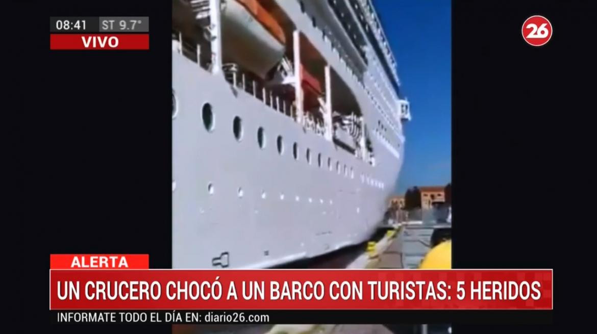 Venecia: crucero chocó barco con turistas