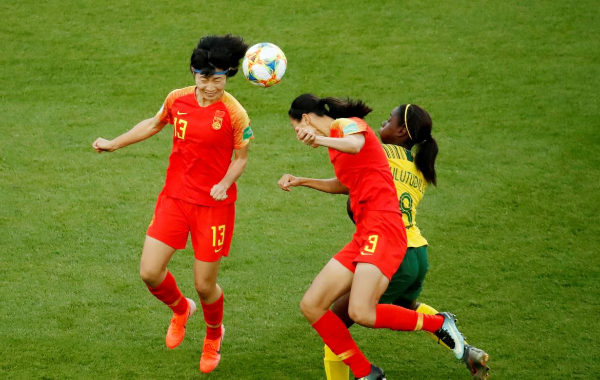 Mundial de fútbol femenino - Sudáfrica vs. China - Reuters