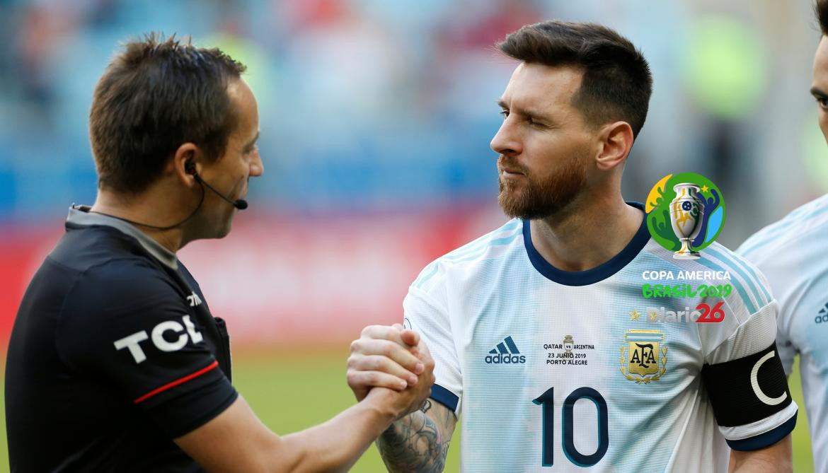 Copa América 2019, selección argentina, Lionel Messi, saludo con árbitro, fútbol, deportes, Reuters, Diario 26