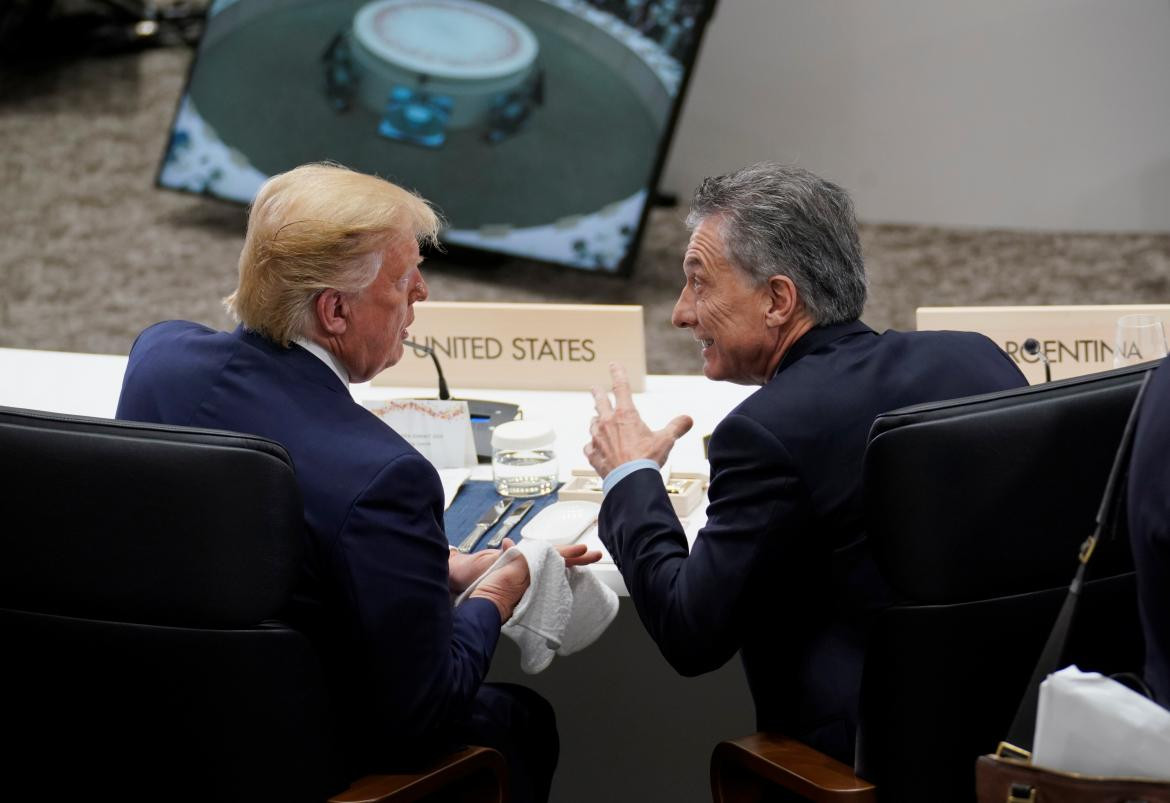 Charla informal entre Mauricio Macri y Donald Trump (Reuters)