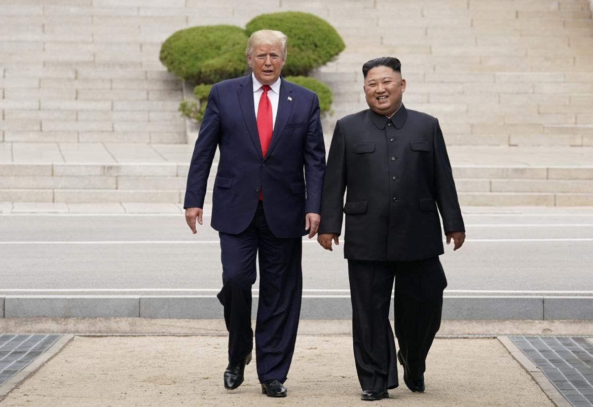 Trump hace historia: es primer presidente de EE.UU. en pisar Corea del Norte, Reuters	
