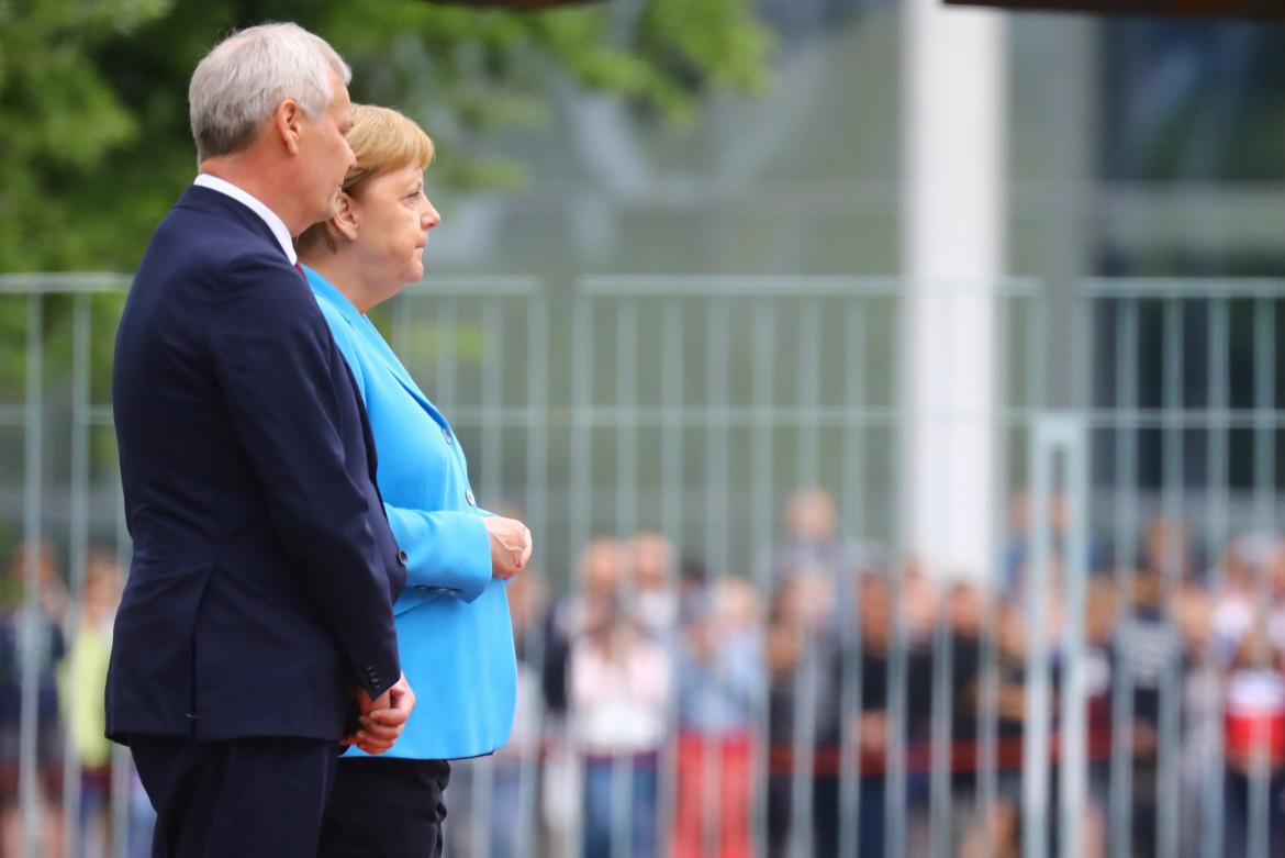 Angela Merkel y el primer ministro finés Antti Rinne (Reuters)