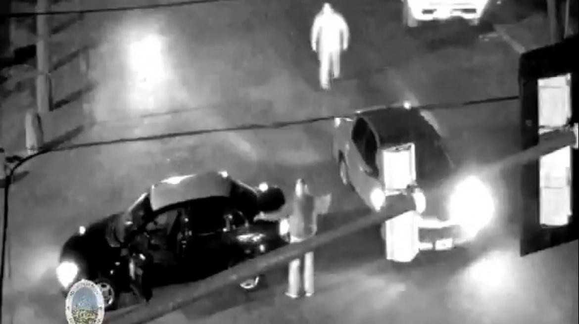 Taxista golpeado en Ensenada, pelea de tránsito, captura de video