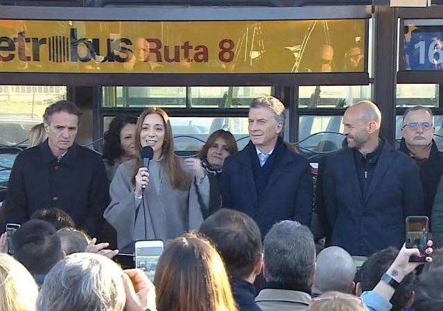 Gabriel Katopodis, Mauricio Macri, María Eugenia Vidal y Guillermo Dietrich en inauguración de Metrobus San Martín (Agencia NA)
