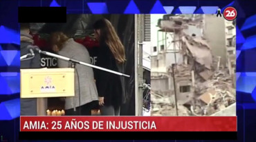 #AMIA25años: madre e hija del fiscal Nisman encendieron una vela en su memoria