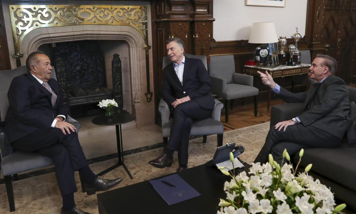 Mauricio Macri y Miguel Angel Pichetto, recibieron hoy en Casa Rosada al senador Adolfo Rodríguez Saá, NA