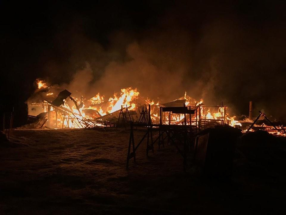 Incendio en confitería del Cerro Chapelco en San Martín de los Andes