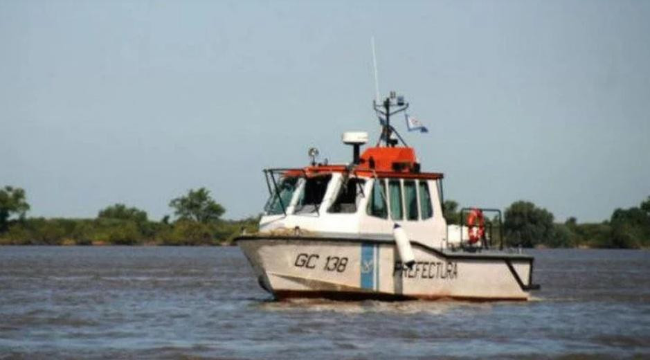 Buscan a pescadores desaparecidos en el Río de La Plata. Foto: Blanco Sobre Negro