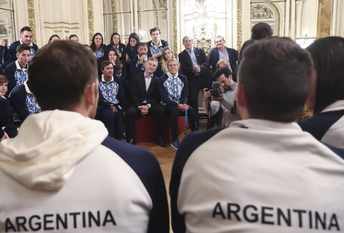 Macri y los atletas argentinos que participaron en los Juegos Panamericanos de Lima, NA