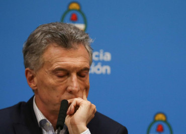Calificadora Fitch baja nota a la deuda argentina a categoría de default