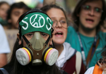 Cambio climático: miles de jóvenes y ambientalistas marcharon hacia el Congreso