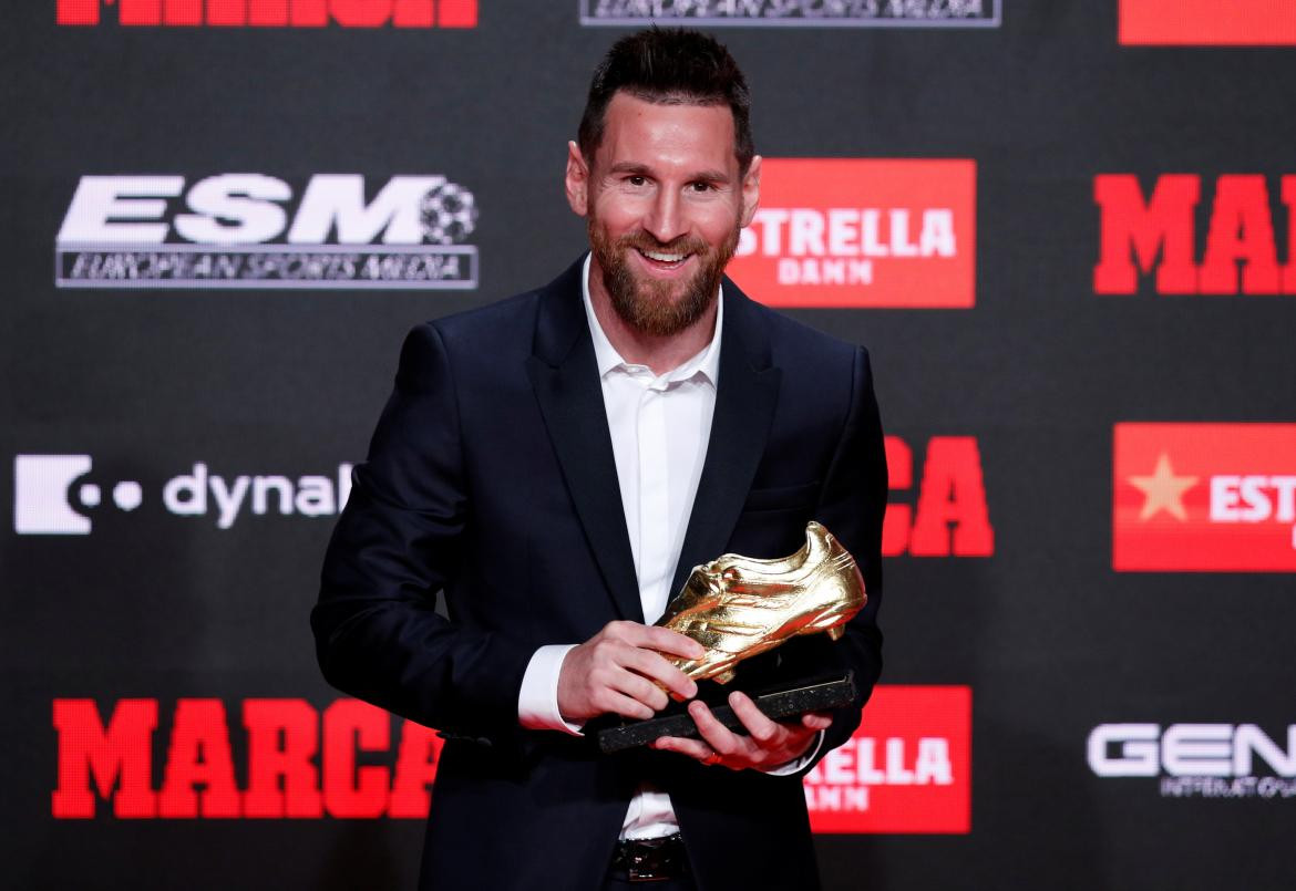Lionel Messi con el Botín de Oro, REUTERS