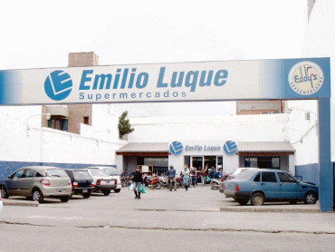 Cadena de supermercados Luque cerró sus sucursales y 1200 empleados quedaron sin trabajo