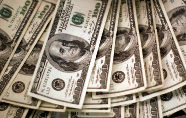 El dólar arrancó la semana con una leve suba y cerró a $62,91