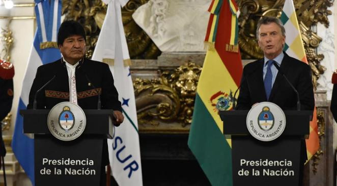 Mauricio Macri junto a Evo Morales