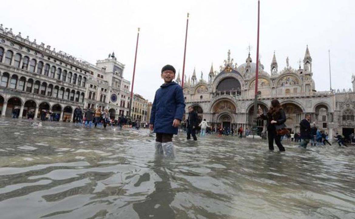 Desciende el agua en Venecia tras otro día de inundaciones