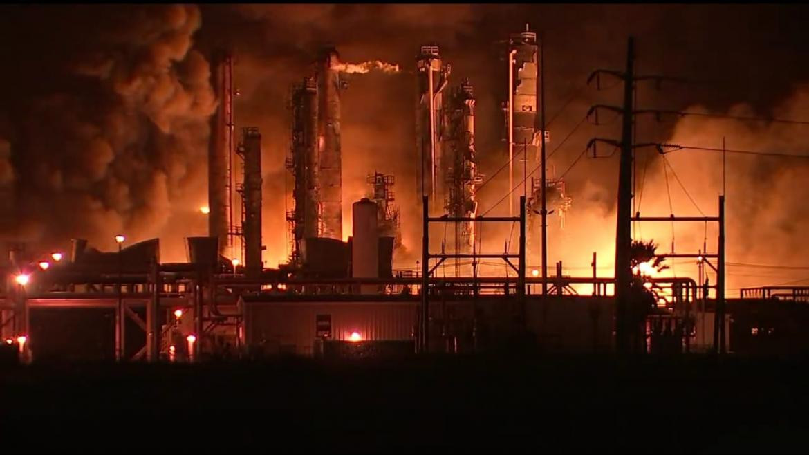 Explosión en planta química, Texas, captura video