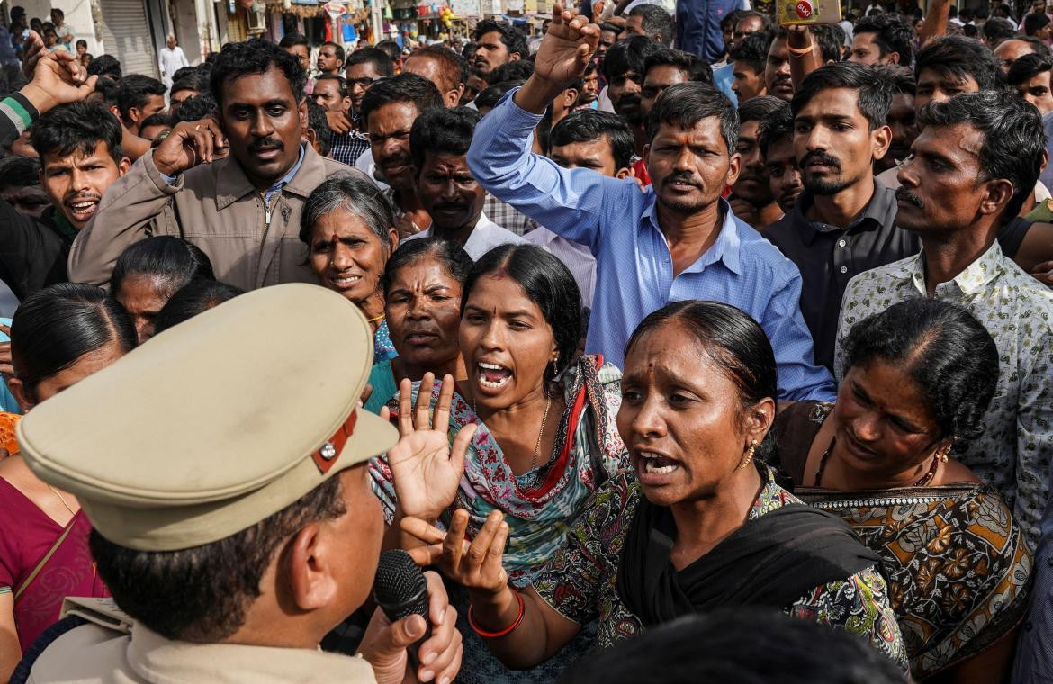 Marchas por violación y asesinato de una mujer de 27 años en India, REUTERS