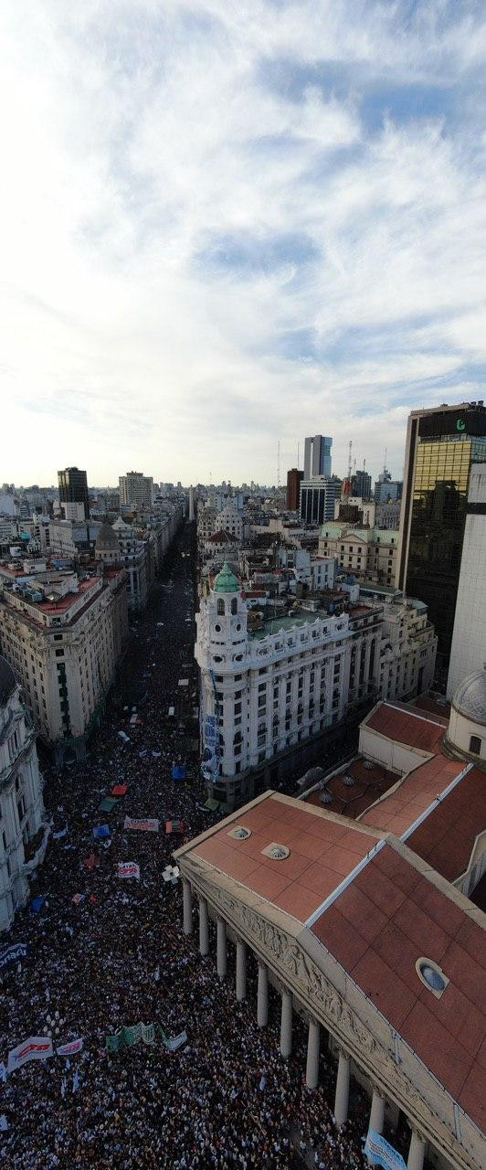 Plaza de Mayo colmada en la asunción de Alberto Fernández