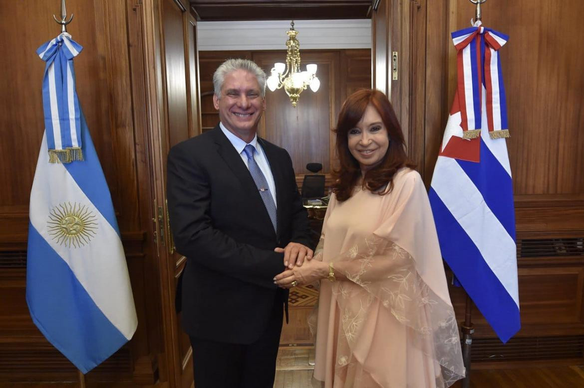 Cristina Fernández de Kirchner con el presidente de Cuba, Miguel Díaz-Canel