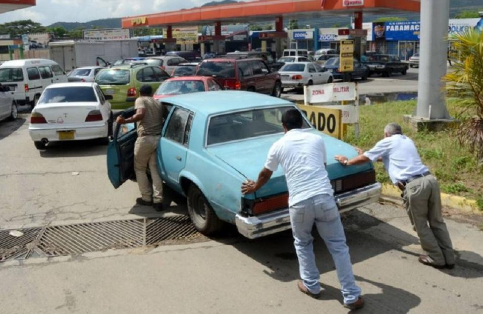 Venezuela comienza el año nuevo con otra crisis de escasez de combustible